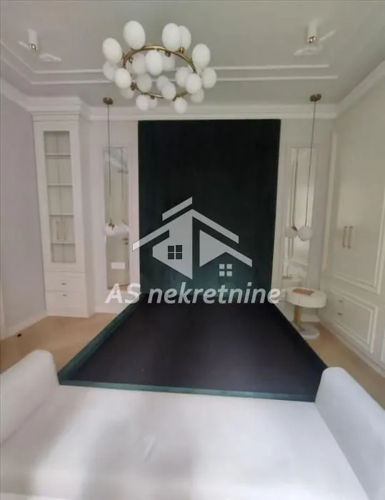 Prodaja, četvorosoban stan, 100m², Vračar Sve Podlokacije, Beograd