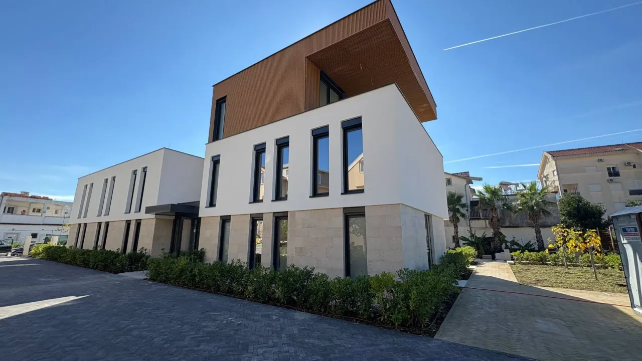 Prodaja, dvosoban stan, 6837m², Tivat, Crna Gora