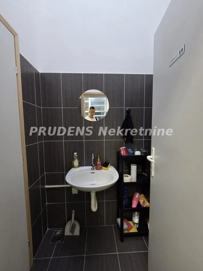 Sale, office space, 14m², Trošarina, Voždovac Sve Podlokacije