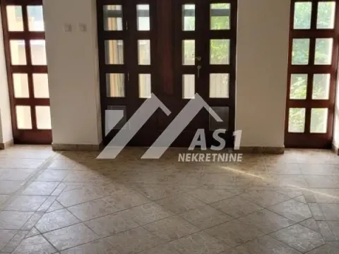 Izdavanje, kuća, 450m², Telep, Novi Sad Sve Podlokacije - image 8