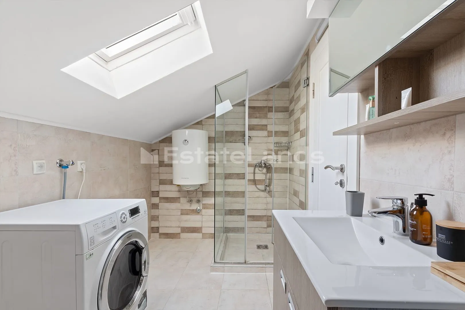 Izdavanje, dvosoban stan, 85m², Seljanovo, Tivat