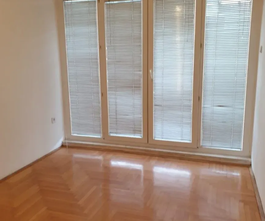 Izdavanje, dvosoban stan, 60m², Preko Morače, Podgorica