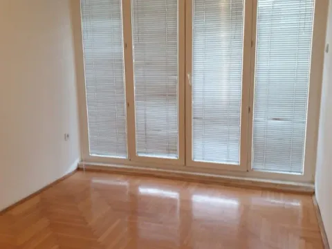 Izdavanje, dvosoban stan, 60m², Preko Morače, Podgorica