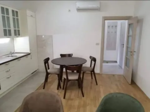 Izdavanje, jednosoban stan, 45m², Blok 6, Podgorica - image 4