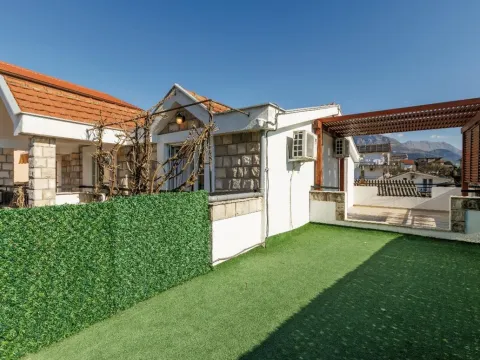 Prodaja, kuća, 234m², Tivat, Crna Gora - image 13