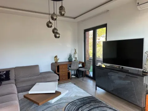 Izdavanje, trosoban stan, 130m², Budva, Crna Gora - image 5