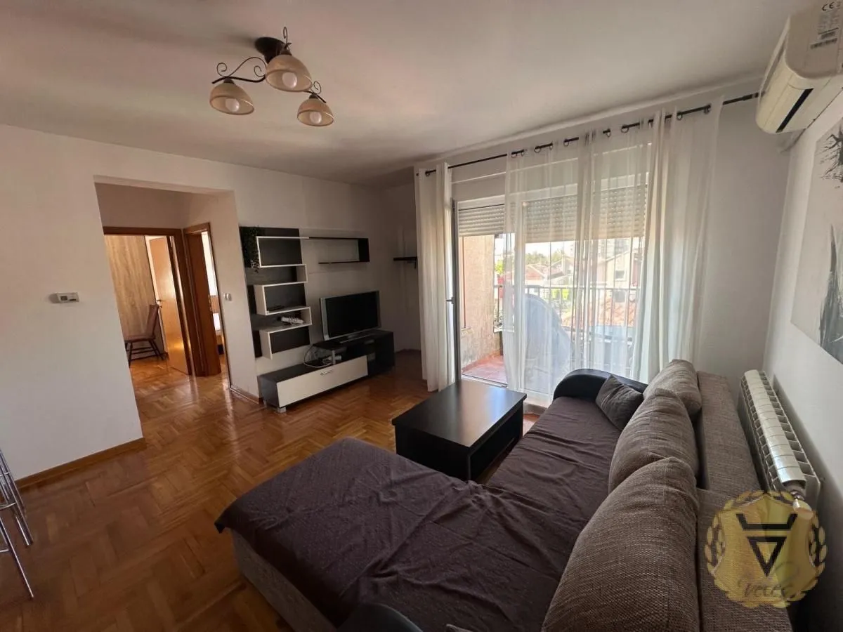 Izdavanje, dvosoban stan, 56m², Vojvode Vlahovica, Beograd