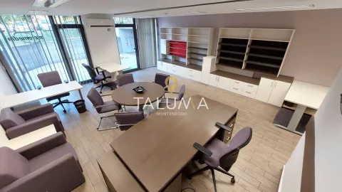 Rent, office space, 80m², Blok 5, Podgorica - image 2