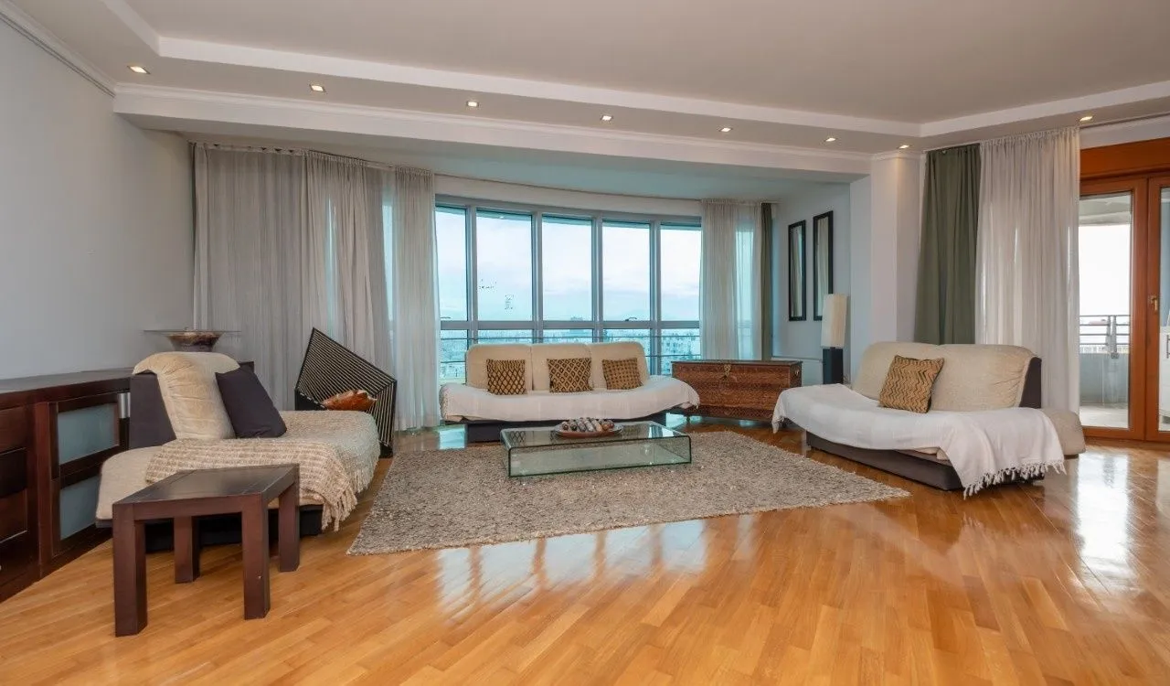 Prodaja, trosoban stan, 140m², Preko Morače, Podgorica