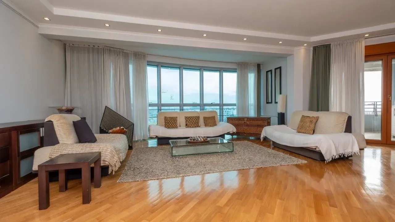 Prodaja, trosoban stan, 140m², Preko Morače, Podgorica