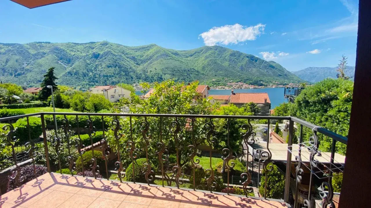 Sale, house, 120m², Kotor, Crna Gora