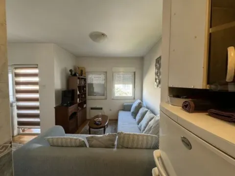 Izdavanje, garsonjera, 30m², Preko Morače, Podgorica - image 2