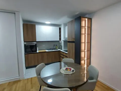Izdavanje, trosoban stan, 68m², Višnjička Banja, Palilula Sve Podlokacije - image 3