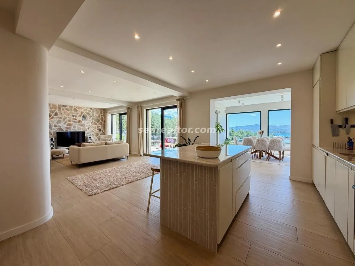 Prodaja, kuća, 220m², Centar, Tivat