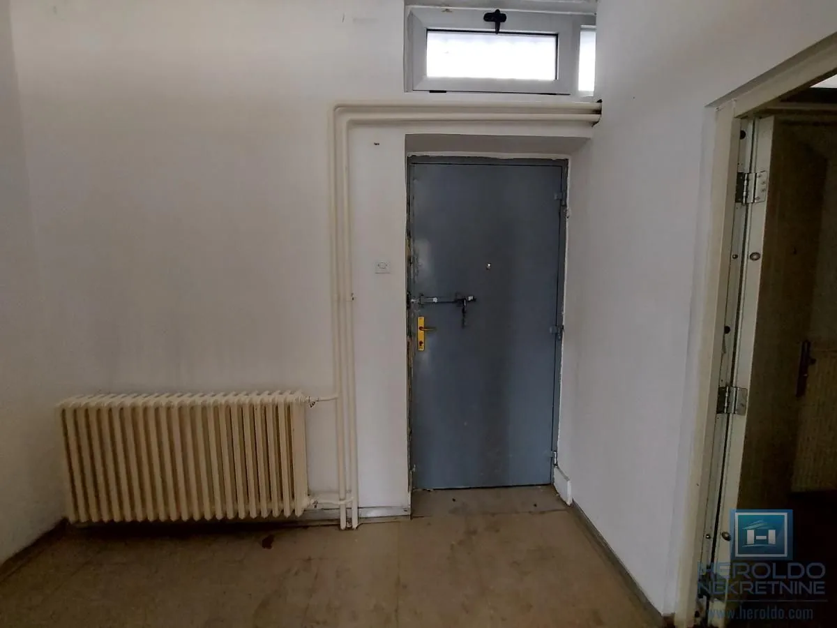 Rent, office space, 98m², Pijaca, Jagodina