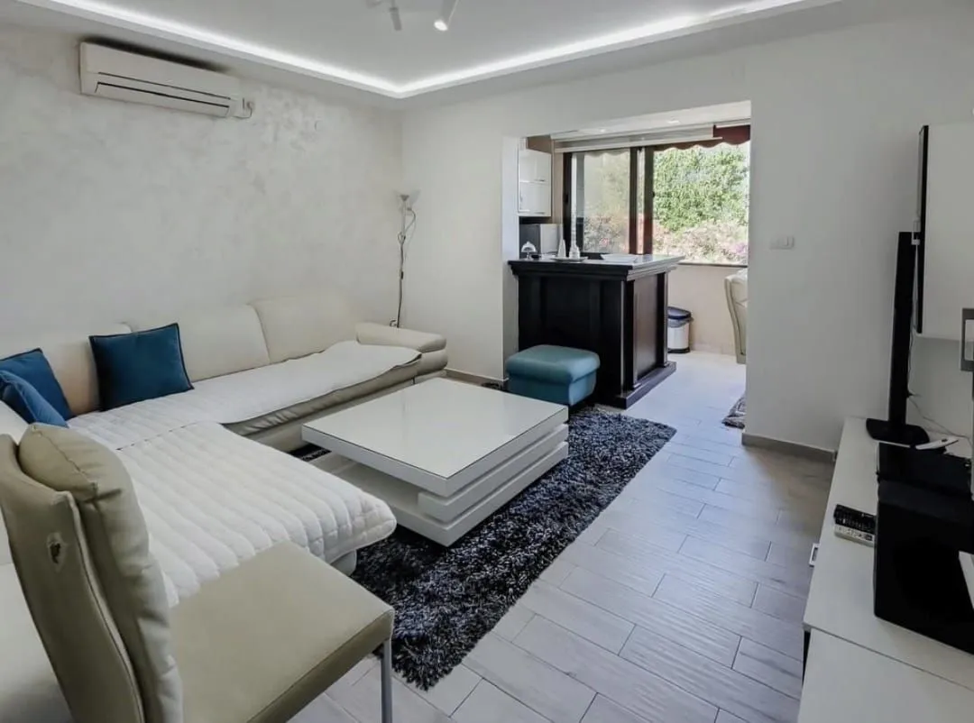 Sale, one bedroom apartment, 47m², Dobrota, Kotor