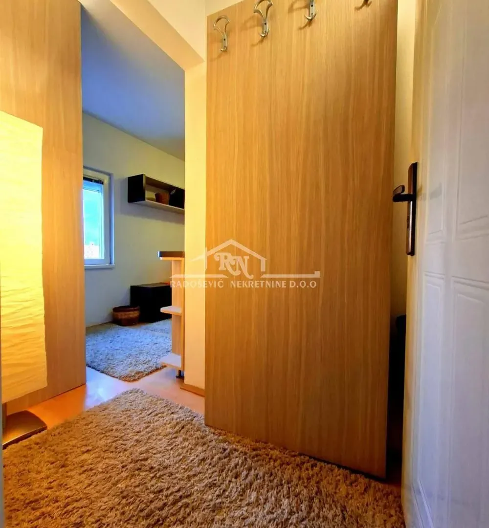 Prodaja, stan, 25m², Borča 1, Borča Sve Podlokacije