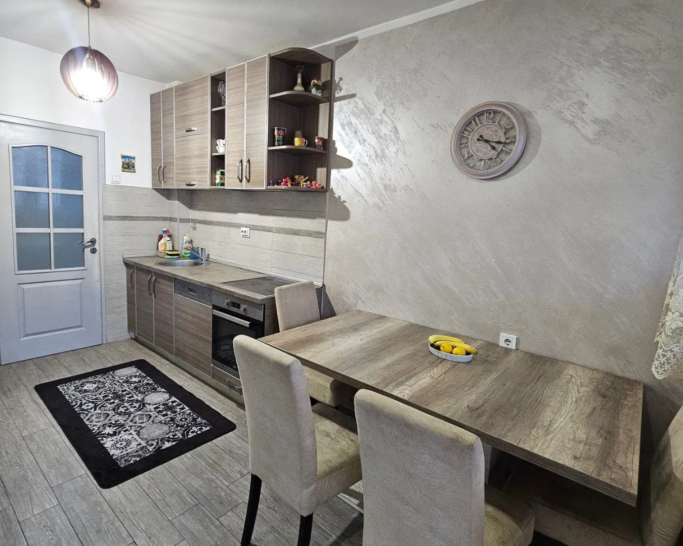 Rent, three bedroom apartment, 100m², Pejton, Podgorica