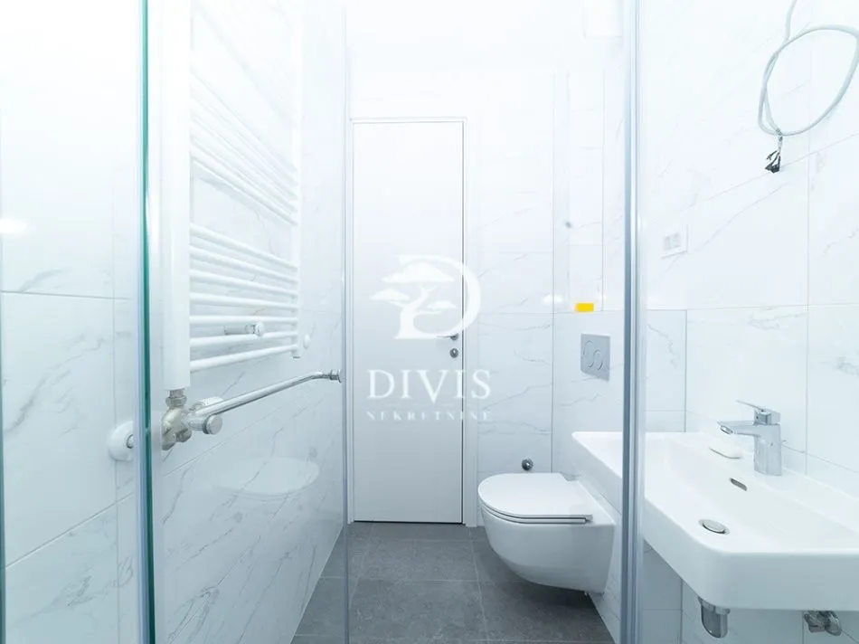 Sale, apartment, 73m², Neimar, Vračar Sve Podlokacije