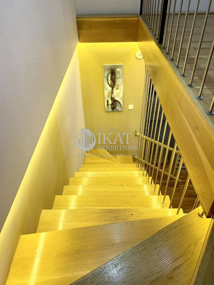Sale, four bedroom apartment, 157m², Lion, Zvezdara Sve Podlokacije