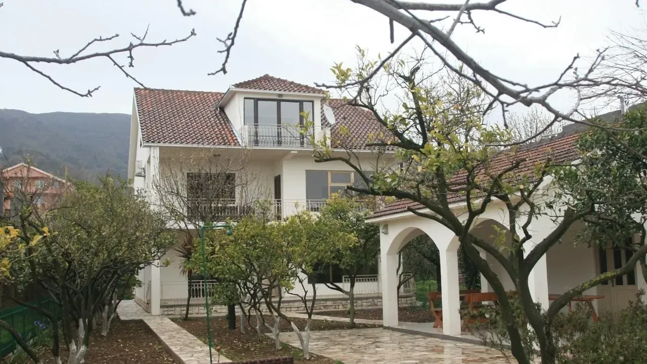 Sale, house, 630m², Tivat, Crna Gora