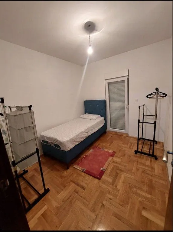 Rent, two bedroom apartment, 65m², 1 maj, Podgorica