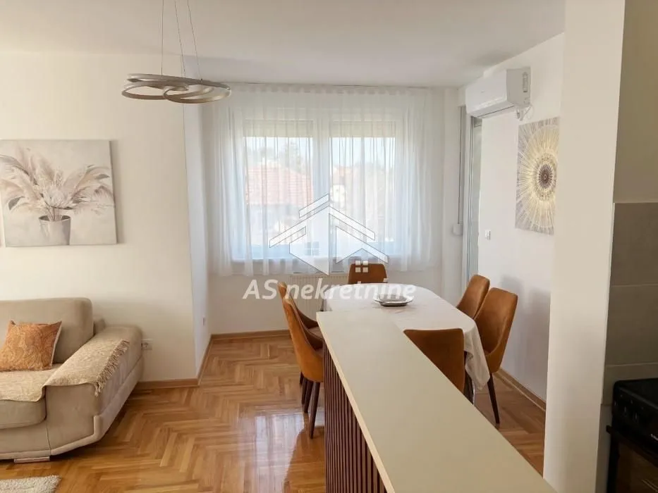 Izdavanje, četvorosoban stan, 79m², Banjica, Voždovac Sve Podlokacije