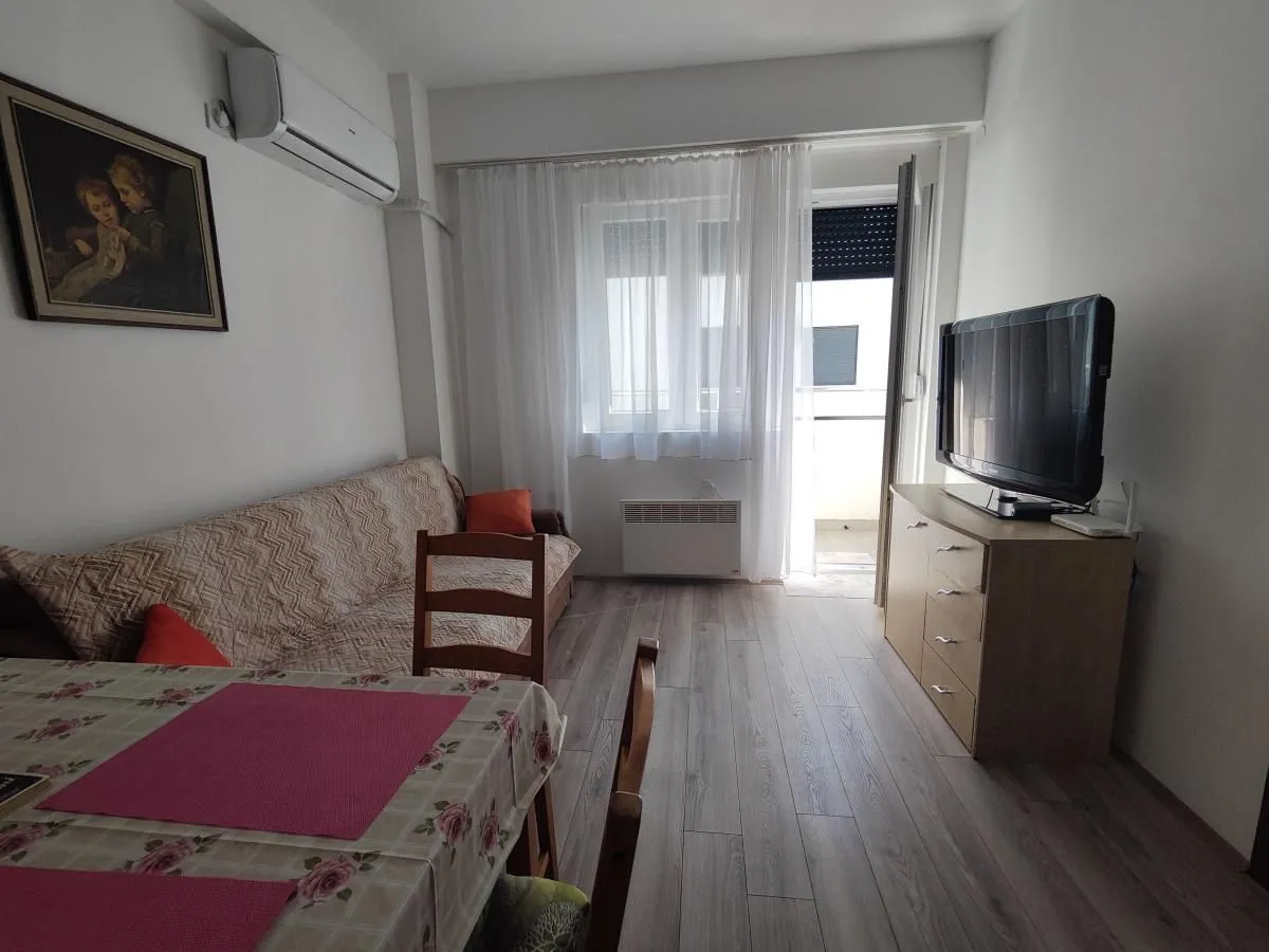 Izdavanje, jednosoban stan, 32m², Aqua park, Jagodina