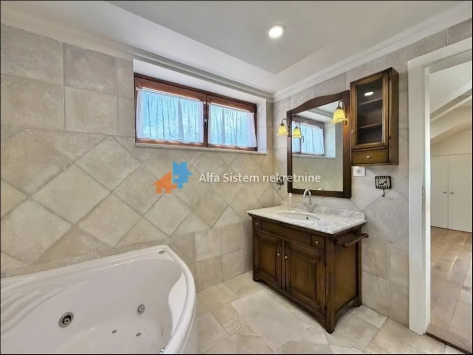 Rent, house, 300m², Čukarica, Beograd