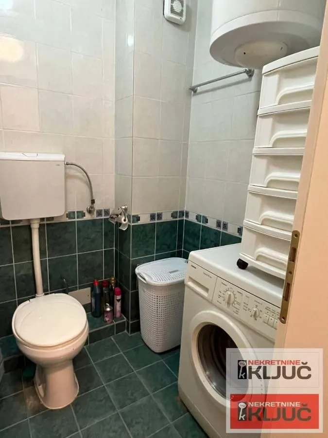Izdavanje, garsonjera, 24m², Bulevar Oslobodjenja, Novi Sad Sve Podlokacije