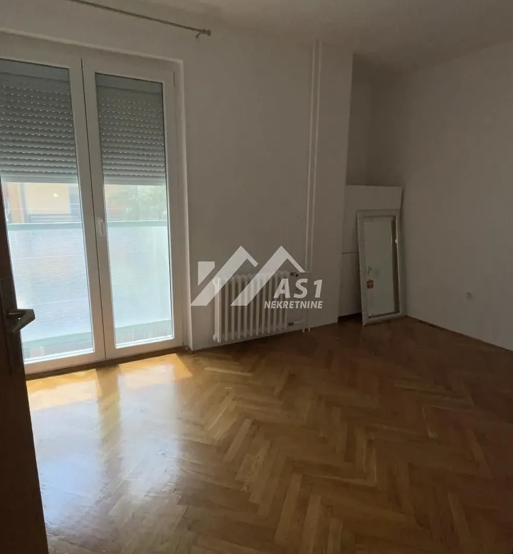 Rent, four bedroom apartment, 100m², Centar, Novi Sad
