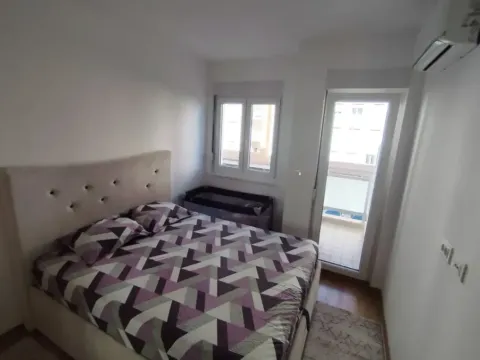 Izdavanje, dvosoban stan, 64m², City Kej, Podgorica - image 6