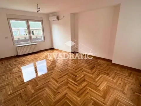 Prodaja, trosoban stan, 76m2, Đeram Pijaca, Beograd Prodaja, trosoban stan, 76m2, Đeram Pijaca, Beograd