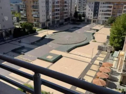 Prodaja, jednosoban stan, 51m², City Kvart, Podgorica - image 2