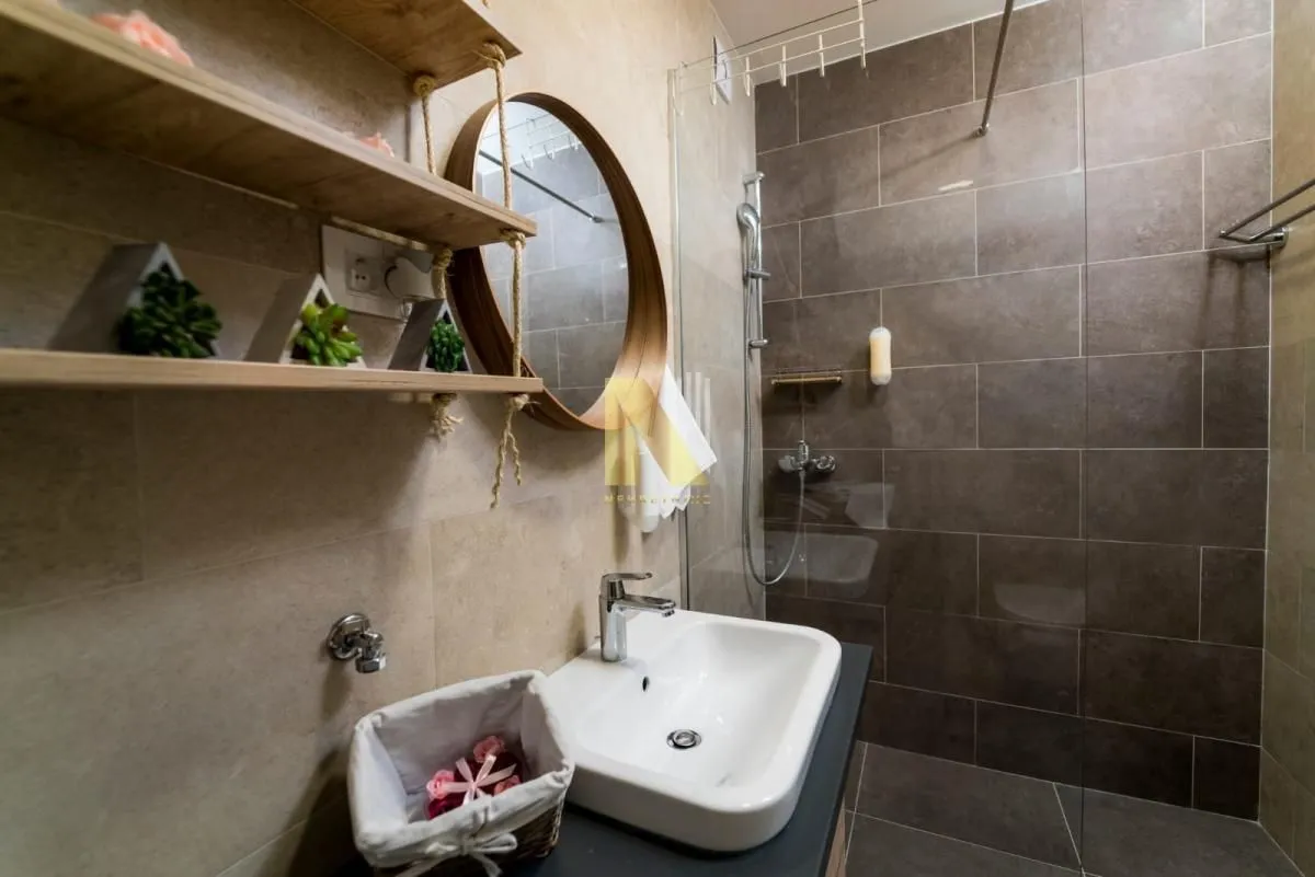 Izdavanje, stan, 56m², Centar, Novi Sad