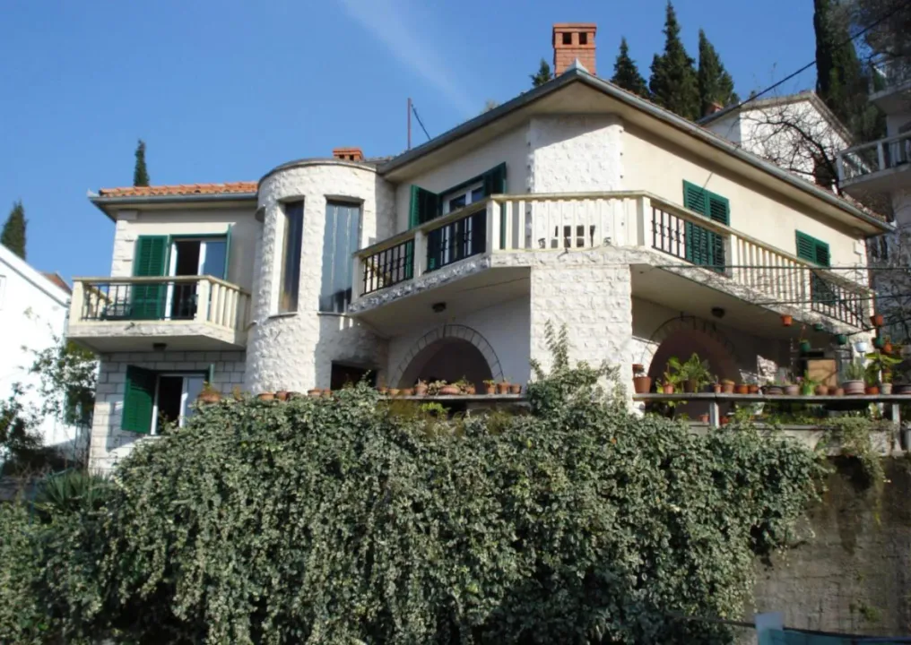 Sale, house, 260m², Rose, Herceg Novi