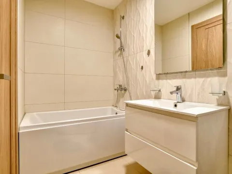Izdavanje, dvosoban stan, 72m², City Kvart, Podgorica - image 14
