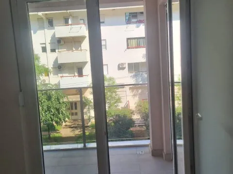 Izdavanje, jednosoban stan, 46m², Stari Aerodrom, Podgorica - image 12