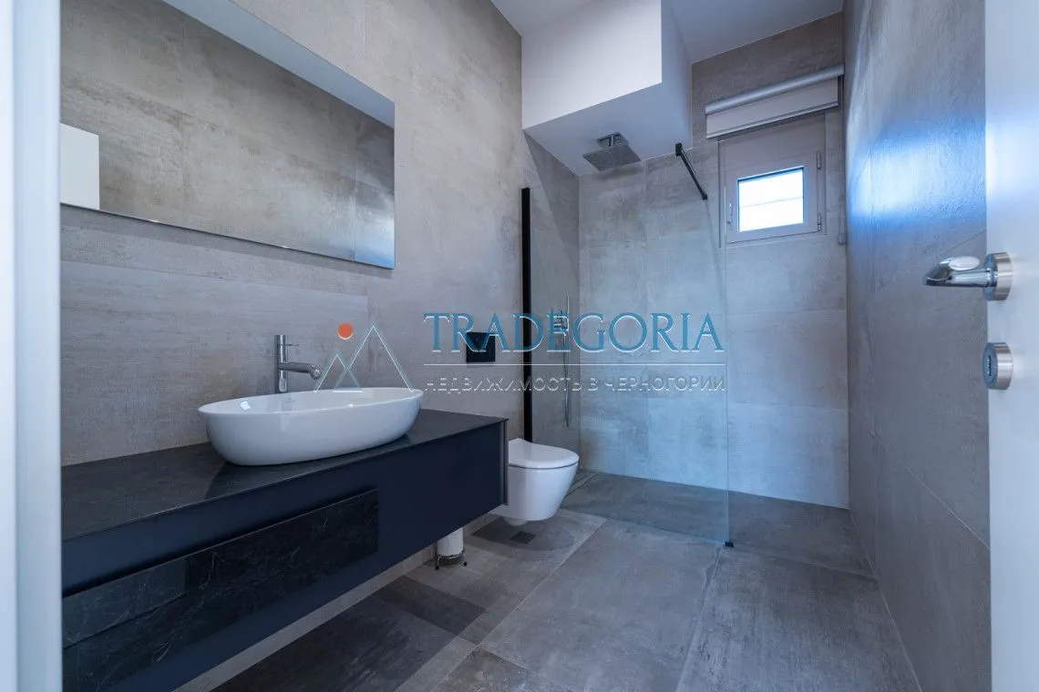 Prodaja, kuća, 290m², Krimovica, Kotor