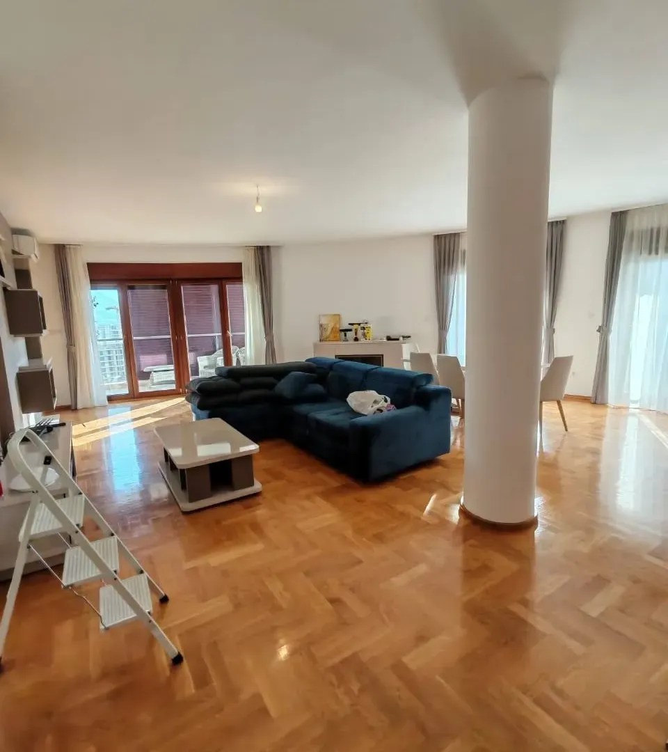 Sale, two bedroom apartment, 130m², Bečići, Budva