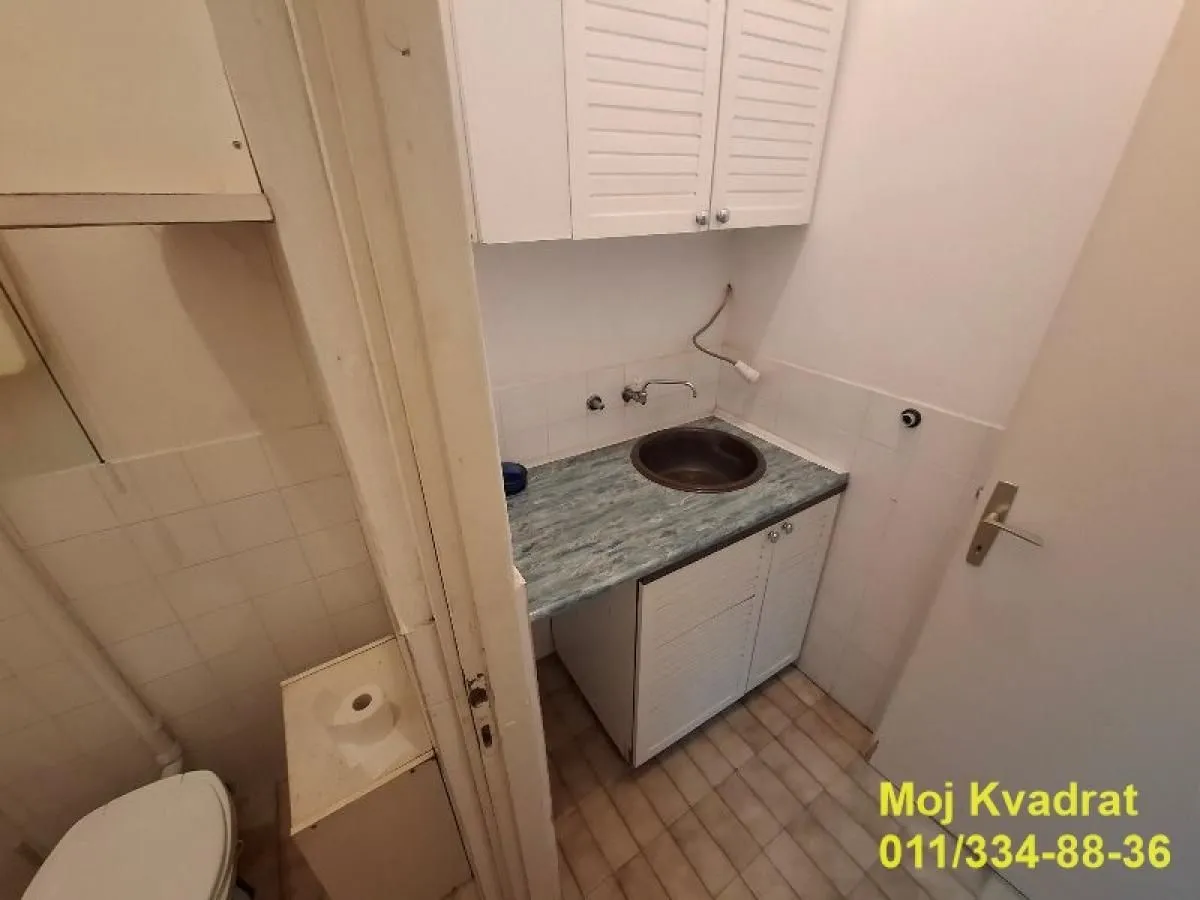 Sale, office space, 30m², Čukarica, Beograd