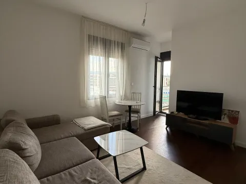 Rent, one bedroom apartment, 40m², City Kvart, Podgorica - image 3