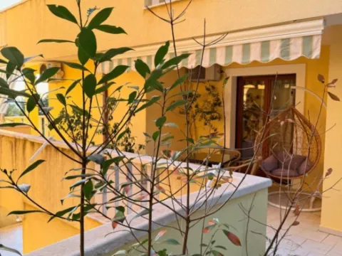 Sale, three bedroom apartment, 120m², Petrovac, Budva - image 13