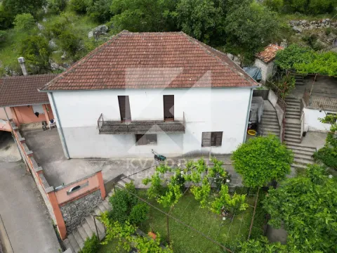 Sale, house, 300m², Momišići, Podgorica - image 5