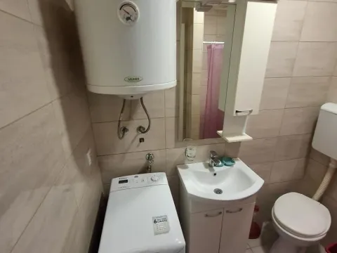 Izdavanje, garsonjera, 22m², Centar, Novi Sad - image 7