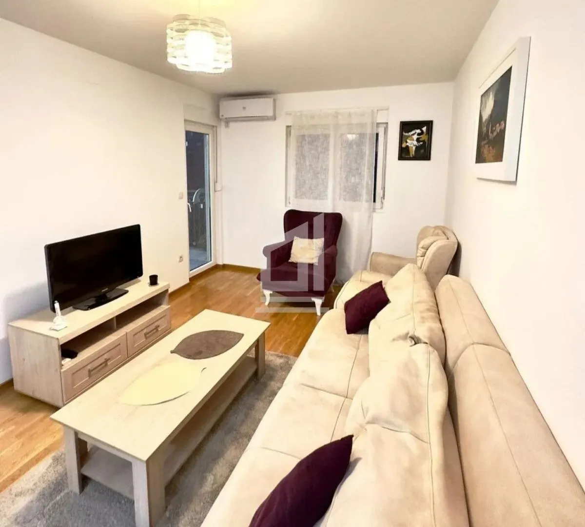 Izdavanje, jednosoban stan, 45m², Zagorič, Podgorica