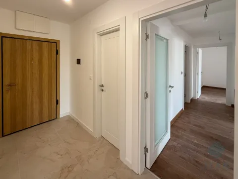 Sale, three bedroom apartment, 111m², Tološka šuma, Podgorica - image 8