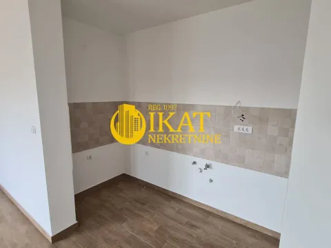Sale, four bedroom apartment, 95m², Centar, Stara Pazova - image 3