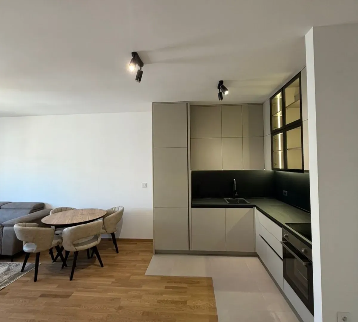 Rent, one bedroom apartment, 50m², Stari Aerodrom, Podgorica