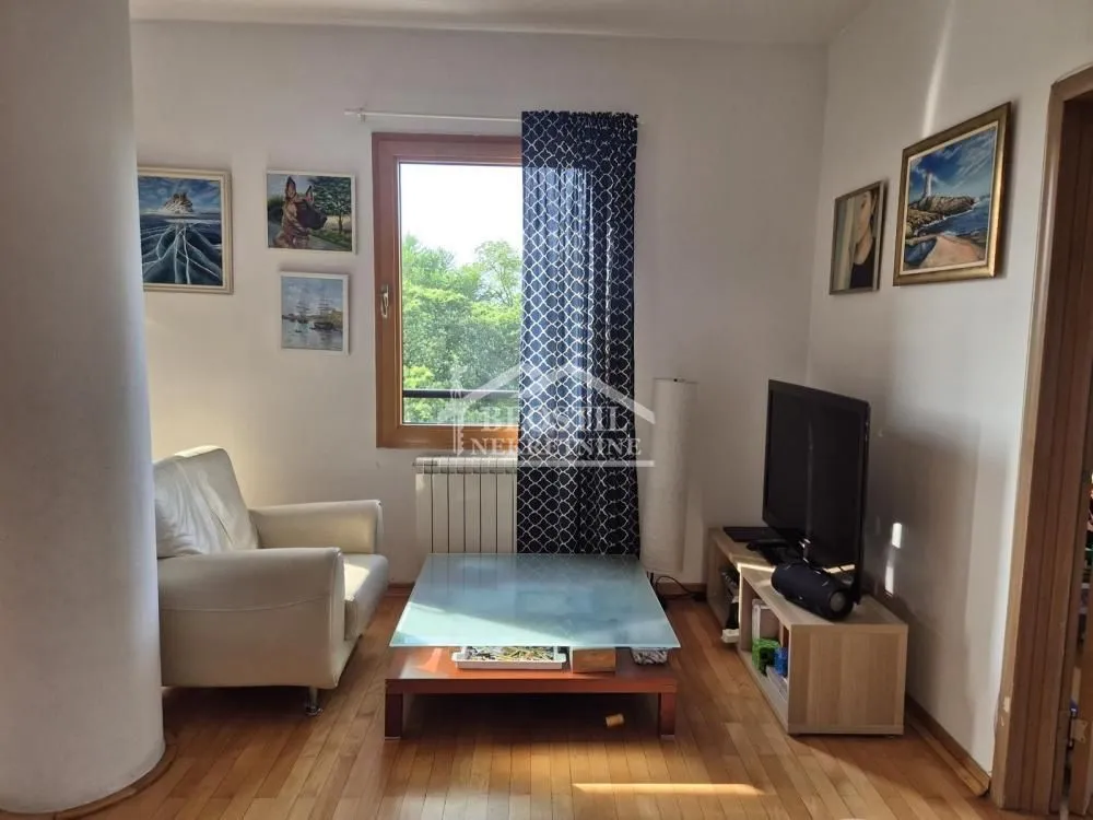 Rent, four bedroom apartment, 108m², Palilula Sve Podlokacije, Beograd
